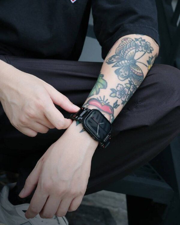 8eb556ac-0e42-4ad3-bd2f-af3142969315_1fe4c0ee-557a-4454-b343-d503691aa5bc.jpg Защитный чехол Skinarma GADO Apple Watch Case 42mm Transparant/Black